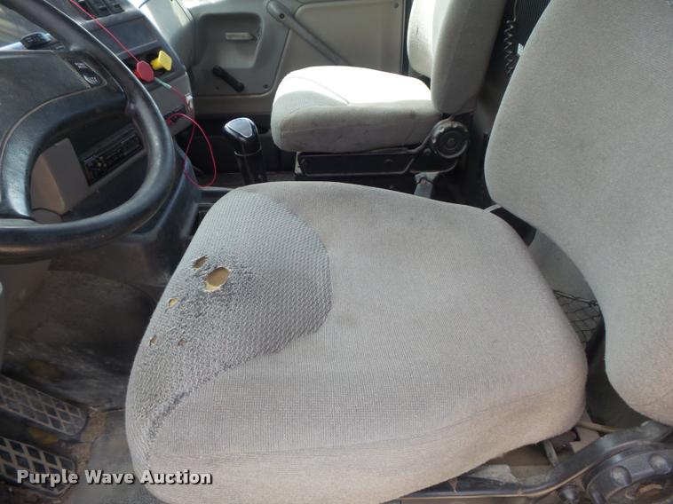 image for item K7523 2000 Sterling A9500 semi truck