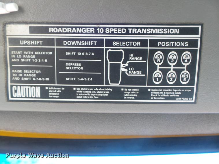 image for item K7523 2000 Sterling A9500 semi truck