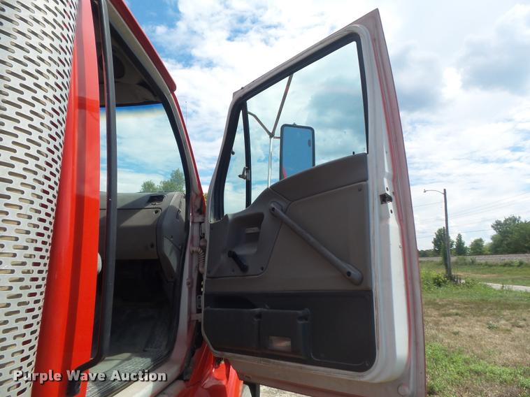 image for item K7523 2000 Sterling A9500 semi truck