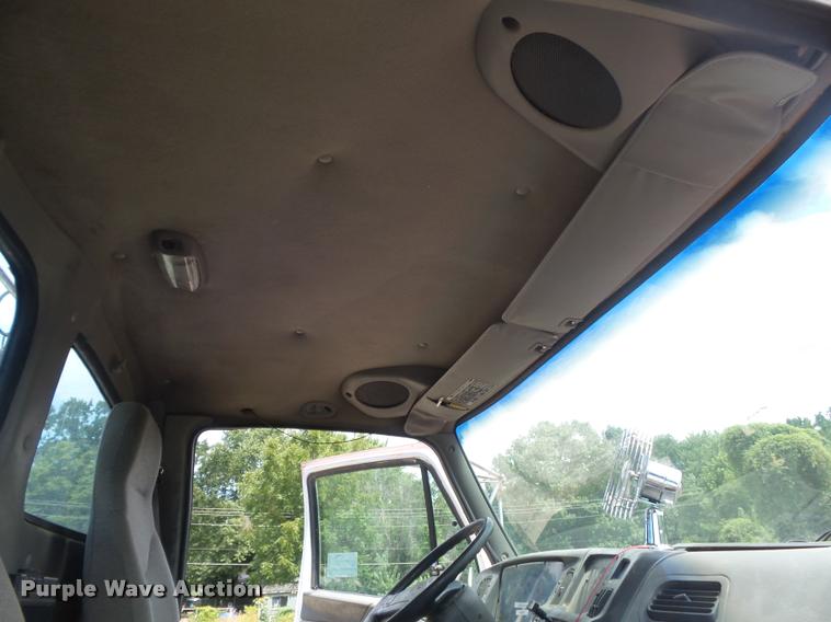 image for item K7523 2000 Sterling A9500 semi truck