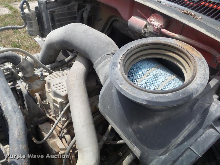 image for item K7523 2000 Sterling A9500 semi truck