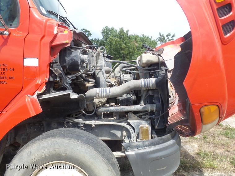 image for item K7523 2000 Sterling A9500 semi truck