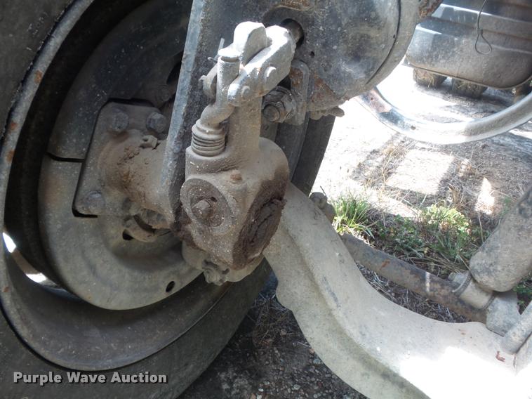 image for item K7523 2000 Sterling A9500 semi truck