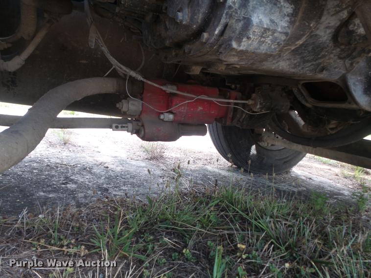 image for item K7523 2000 Sterling A9500 semi truck