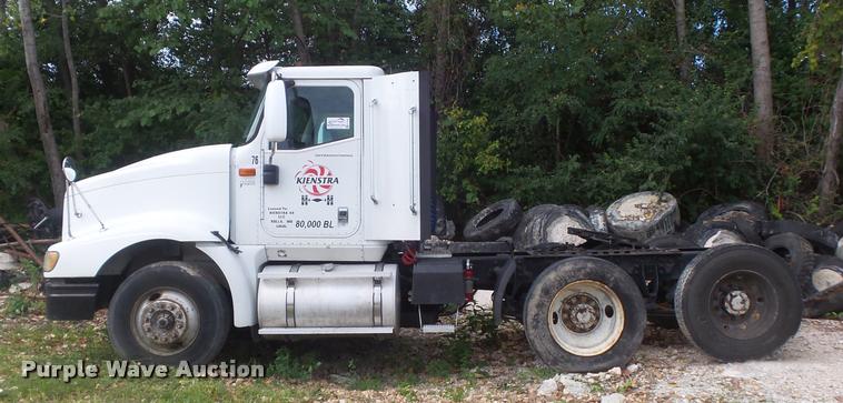 image for item K7524 2004 International 9400i semi truck