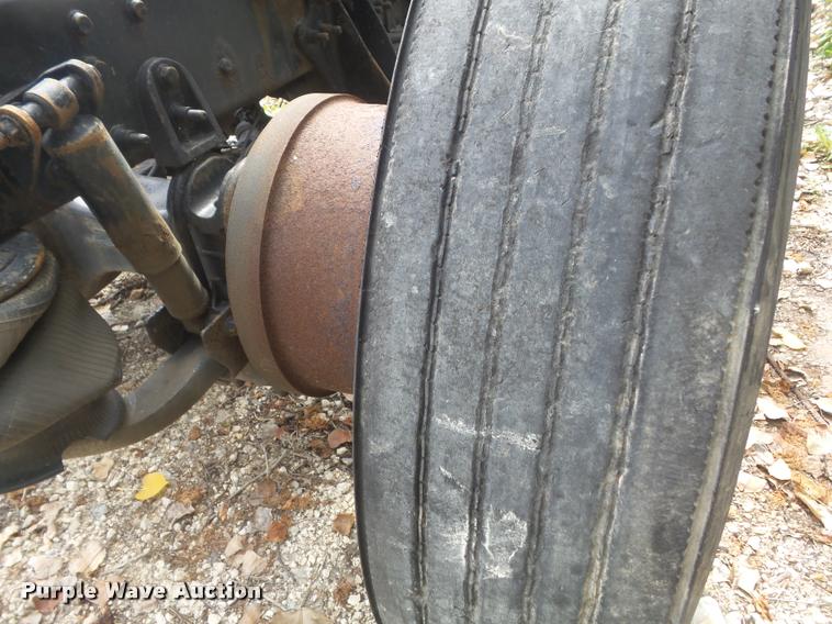 image for item K7524 2004 International 9400i semi truck