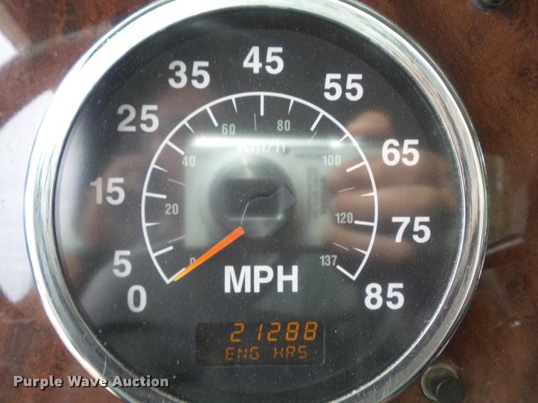 image for item K7524 2004 International 9400i semi truck