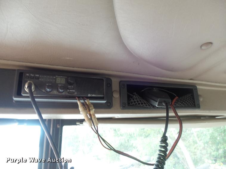 image for item K7524 2004 International 9400i semi truck