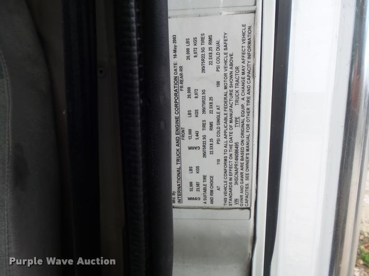 image for item K7524 2004 International 9400i semi truck