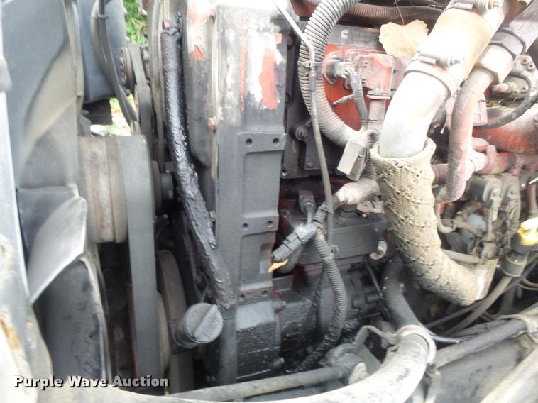 image for item K7524 2004 International 9400i semi truck