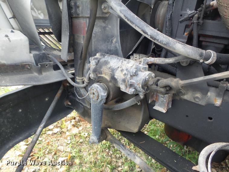 image for item K7524 2004 International 9400i semi truck