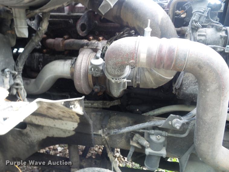 image for item K7524 2004 International 9400i semi truck