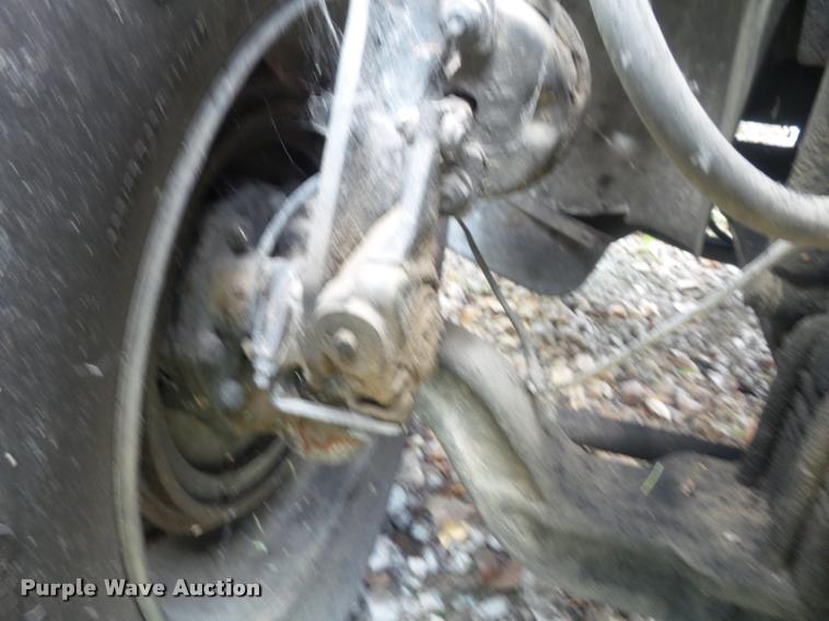 image for item K7524 2004 International 9400i semi truck