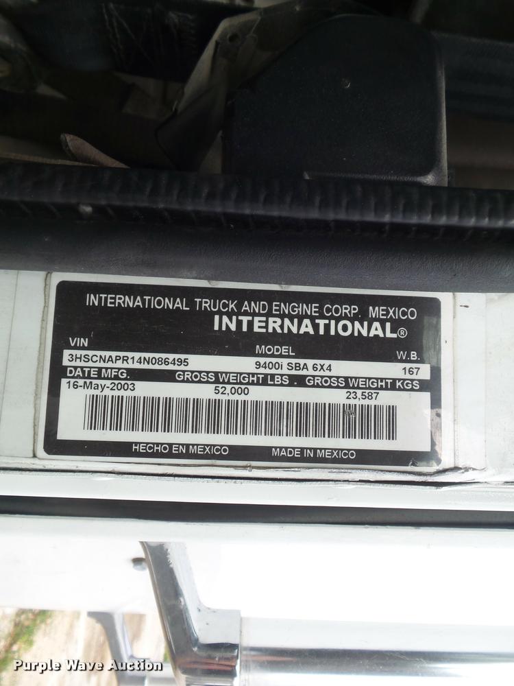 image for item K7524 2004 International 9400i semi truck