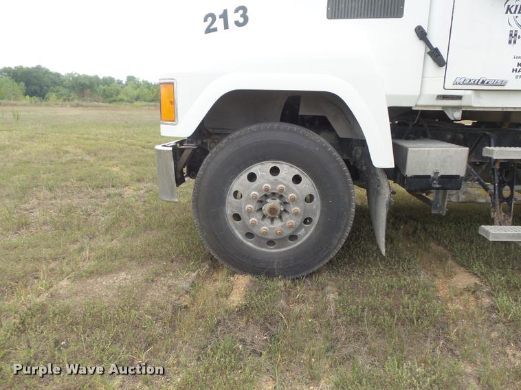 image for item K7525 2005 Mack CH613 semi truck