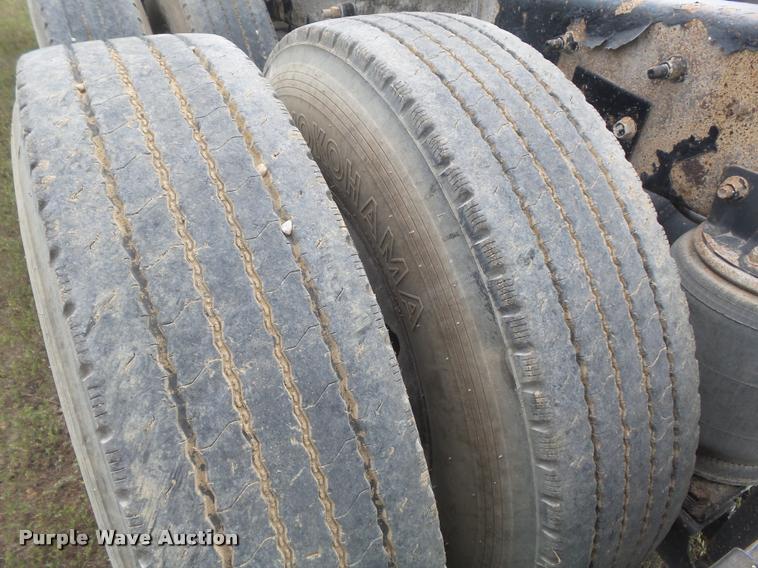 image for item K7525 2005 Mack CH613 semi truck