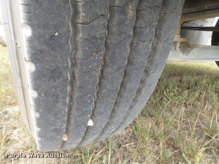 image for item K7525 2005 Mack CH613 semi truck