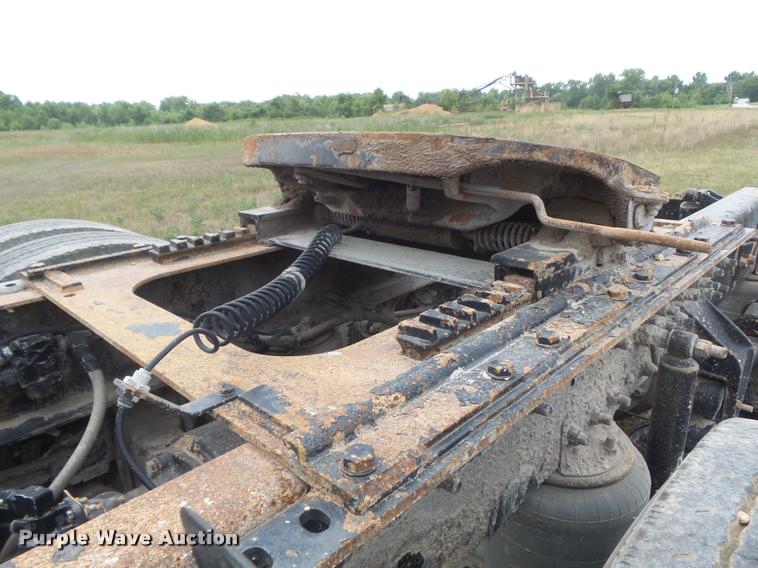 image for item K7525 2005 Mack CH613 semi truck