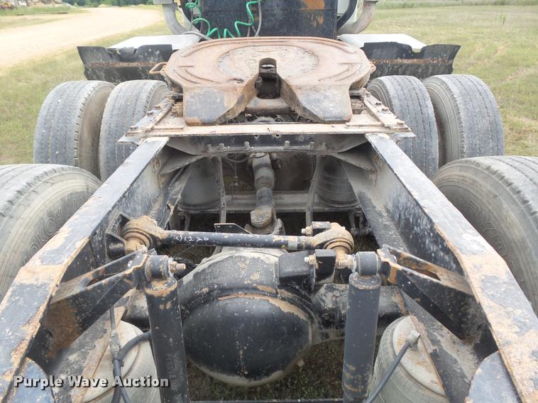 image for item K7525 2005 Mack CH613 semi truck