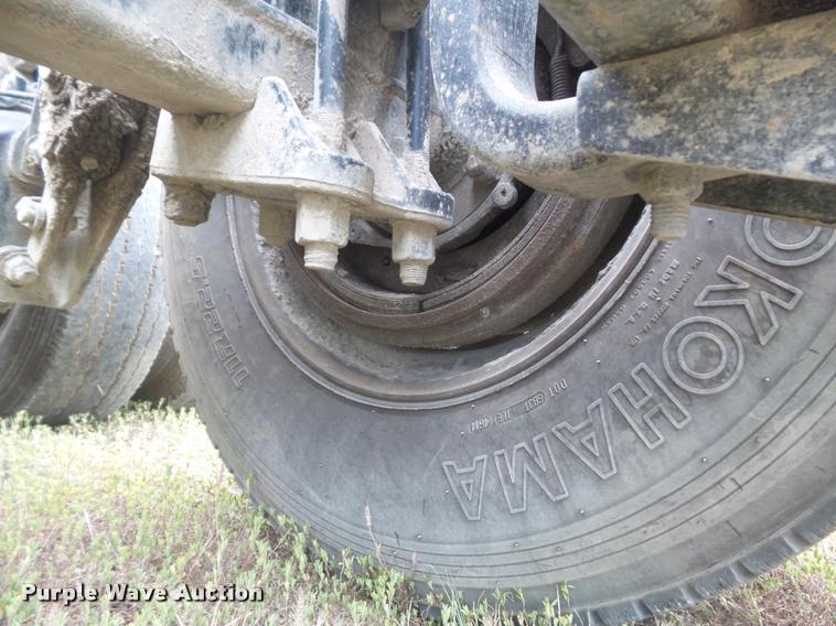 image for item K7525 2005 Mack CH613 semi truck