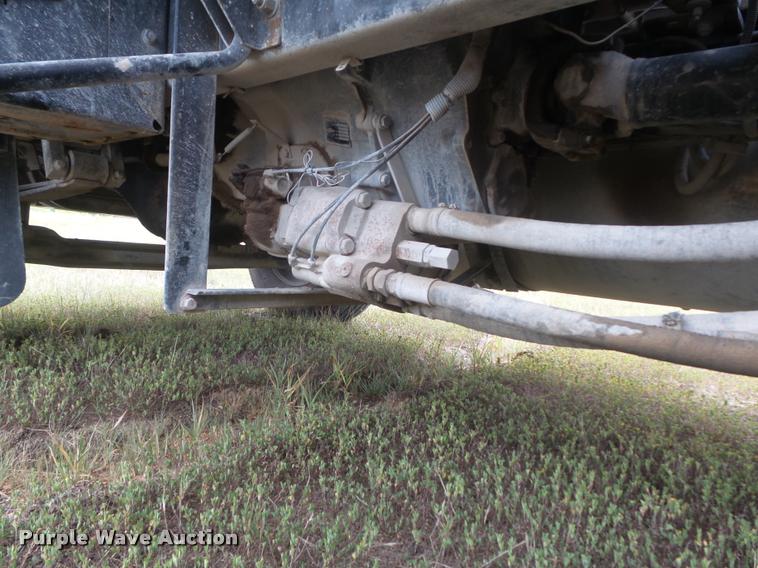 image for item K7525 2005 Mack CH613 semi truck