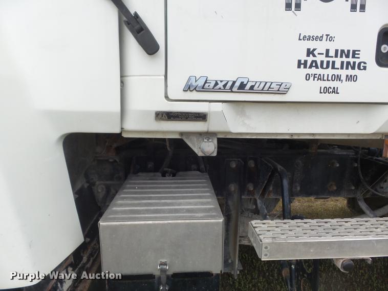 image for item K7525 2005 Mack CH613 semi truck