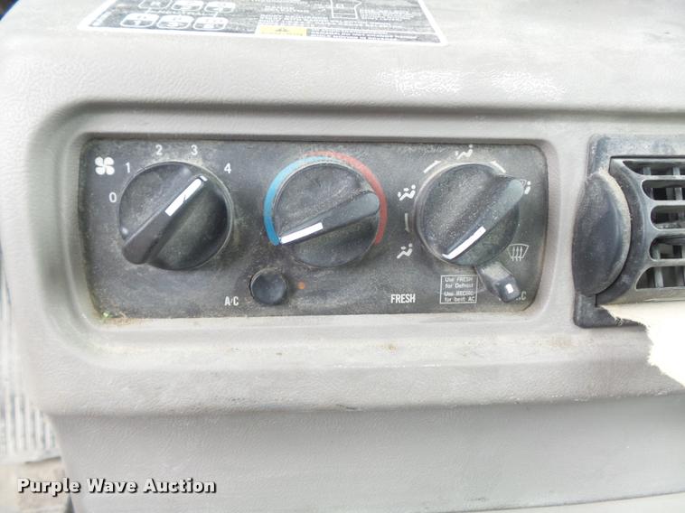 image for item K7525 2005 Mack CH613 semi truck