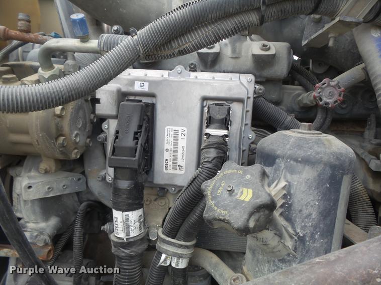 image for item K7525 2005 Mack CH613 semi truck