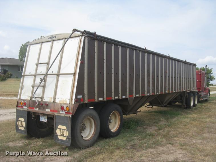 image for item L2303 1981 Merritt GS-420-10 double hopper grain trailer