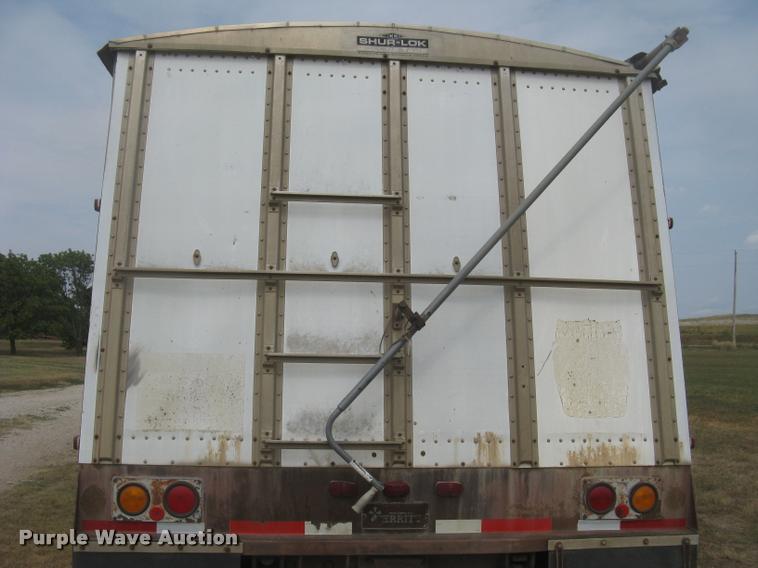 image for item L2303 1981 Merritt GS-420-10 double hopper grain trailer