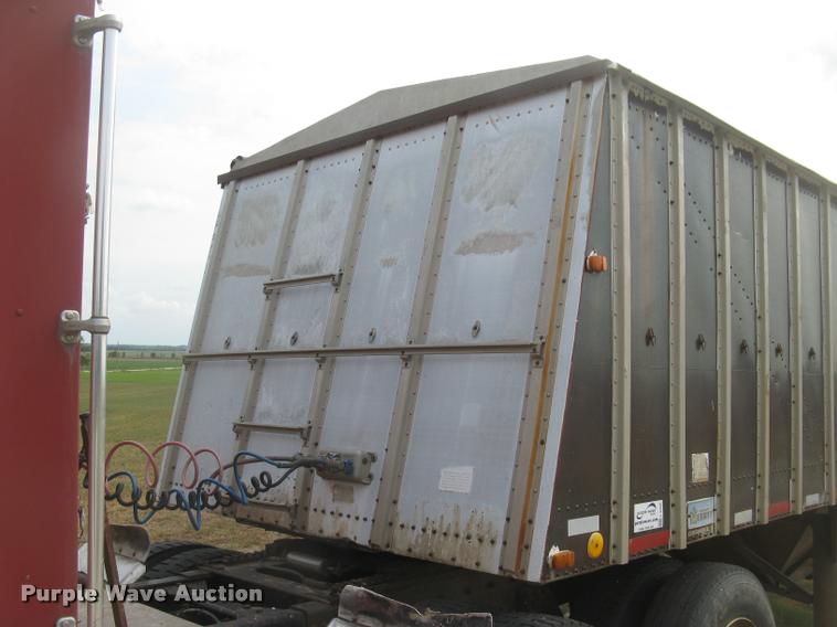 image for item L2303 1981 Merritt GS-420-10 double hopper grain trailer