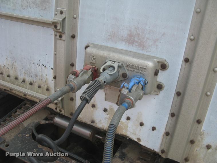 image for item L2303 1981 Merritt GS-420-10 double hopper grain trailer