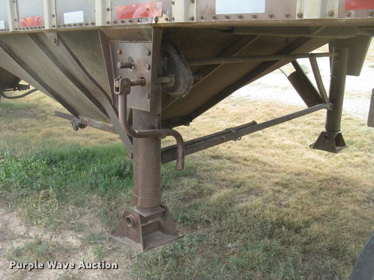 image for item L2303 1981 Merritt GS-420-10 double hopper grain trailer
