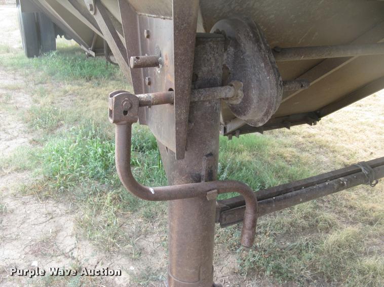 image for item L2303 1981 Merritt GS-420-10 double hopper grain trailer