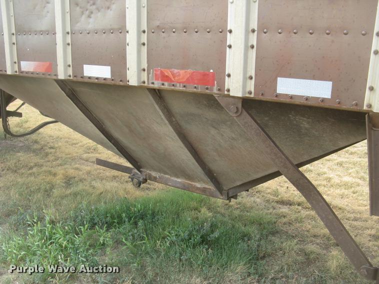 image for item L2303 1981 Merritt GS-420-10 double hopper grain trailer