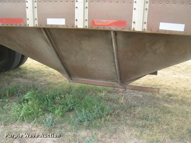 image for item L2303 1981 Merritt GS-420-10 double hopper grain trailer