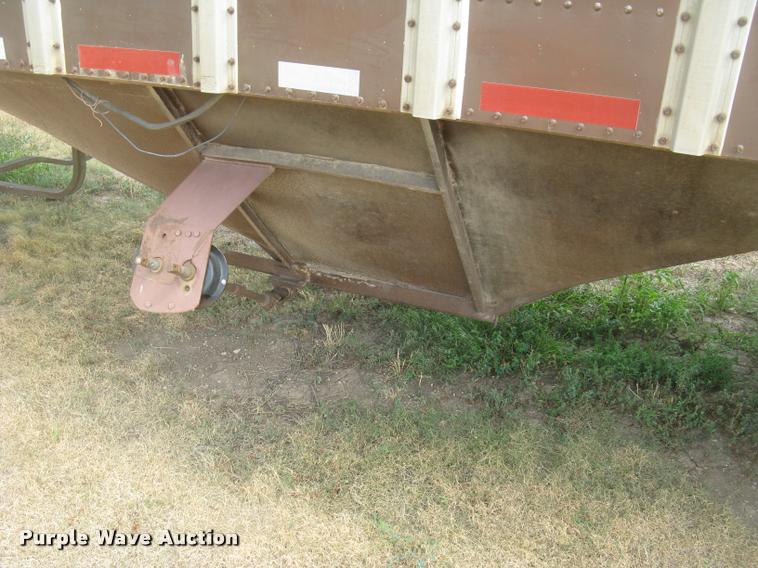 image for item L2303 1981 Merritt GS-420-10 double hopper grain trailer