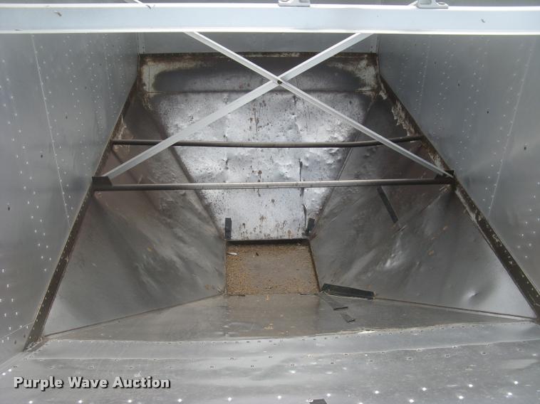 image for item L2303 1981 Merritt GS-420-10 double hopper grain trailer