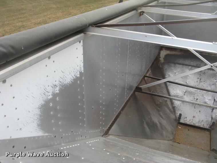 image for item L2303 1981 Merritt GS-420-10 double hopper grain trailer