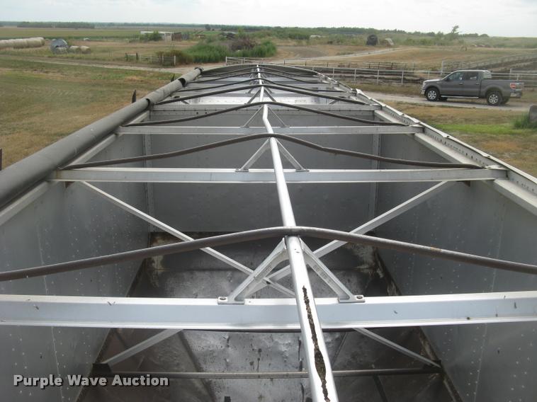 image for item L2303 1981 Merritt GS-420-10 double hopper grain trailer