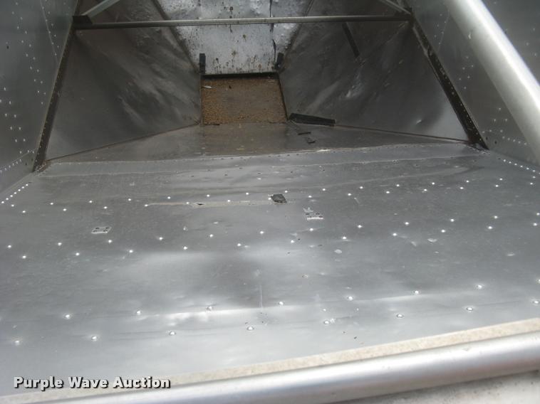 image for item L2303 1981 Merritt GS-420-10 double hopper grain trailer