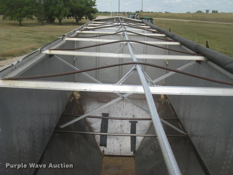 image for item L2303 1981 Merritt GS-420-10 double hopper grain trailer