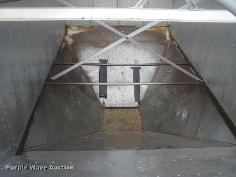 image for item L2303 1981 Merritt GS-420-10 double hopper grain trailer