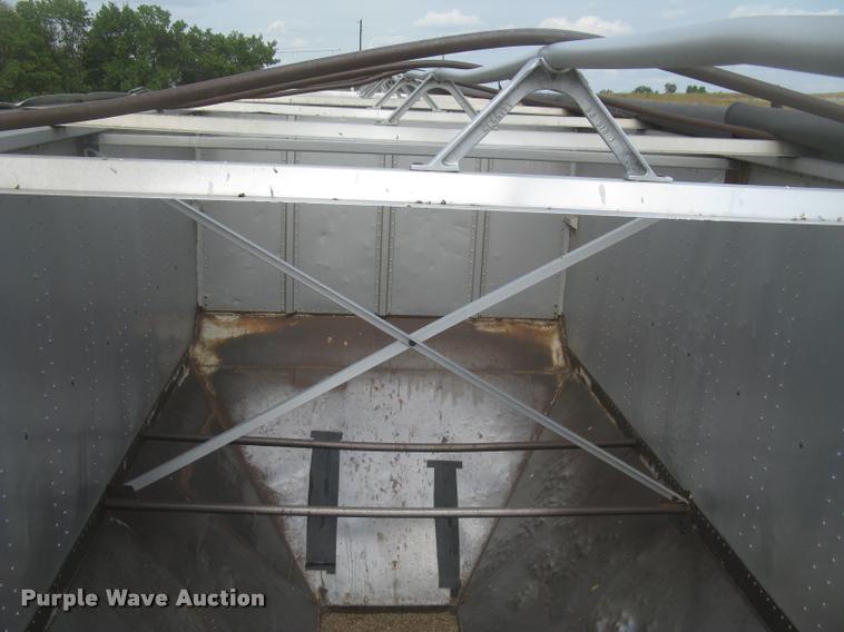 image for item L2303 1981 Merritt GS-420-10 double hopper grain trailer