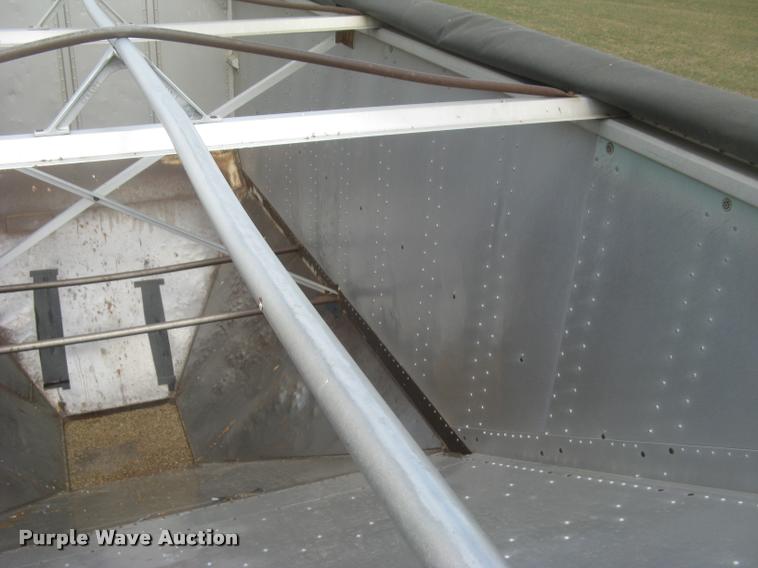 image for item L2303 1981 Merritt GS-420-10 double hopper grain trailer