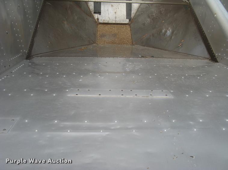 image for item L2303 1981 Merritt GS-420-10 double hopper grain trailer