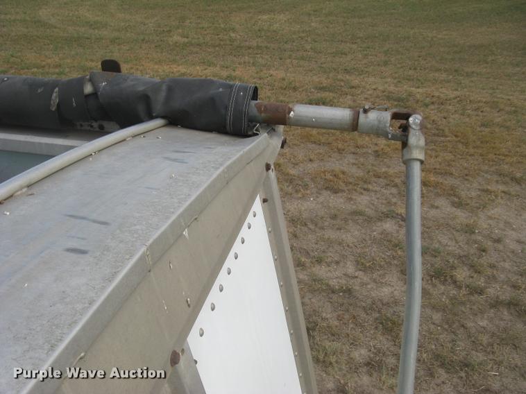 image for item L2303 1981 Merritt GS-420-10 double hopper grain trailer