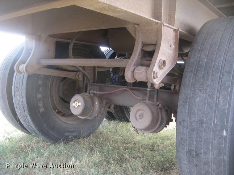 image for item L2303 1981 Merritt GS-420-10 double hopper grain trailer