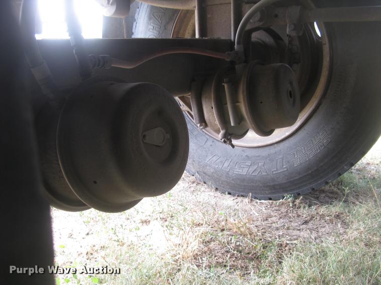 image for item L2303 1981 Merritt GS-420-10 double hopper grain trailer