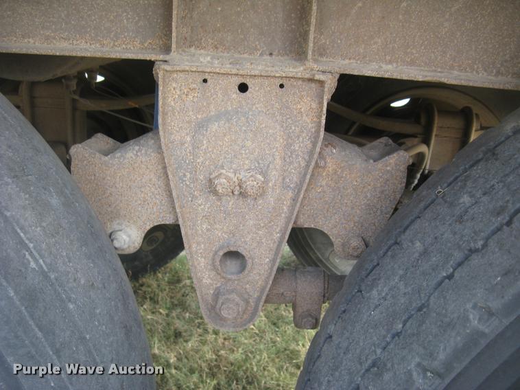 image for item L2303 1981 Merritt GS-420-10 double hopper grain trailer